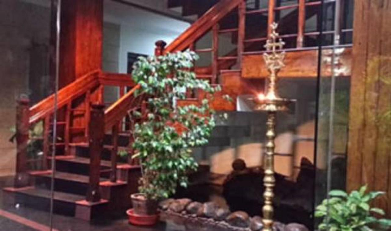 Hotel Boban Plaza Thiruvananthapuram Ngoại thất bức ảnh